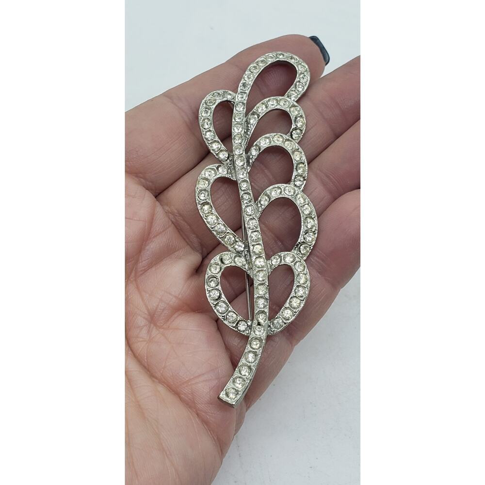 Vintage Brooch Clear Rhinestone Feather Leaf Long Dramatic Looping Swirls Ribbon - Picture 8 of 8